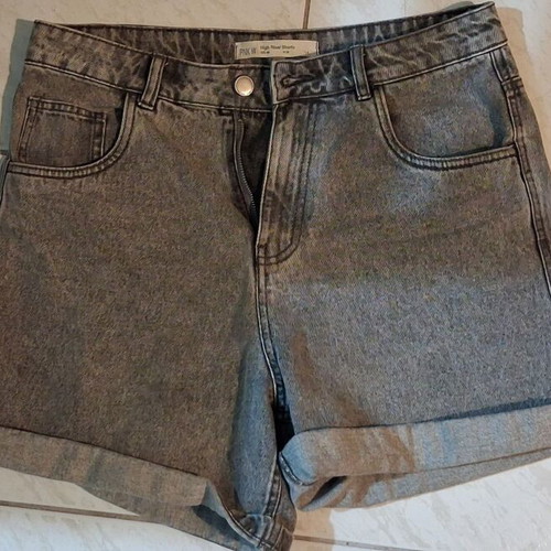 Pink Woman shorts like new, size 40, grey