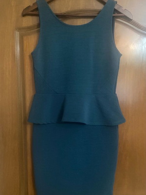 H&M dress with back zipper like new, size M