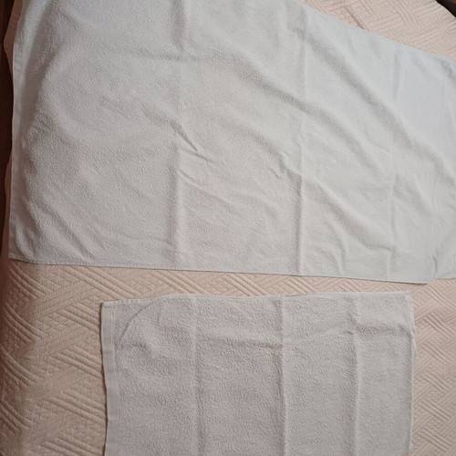 Towels used, set of 2 small and large (4 total)