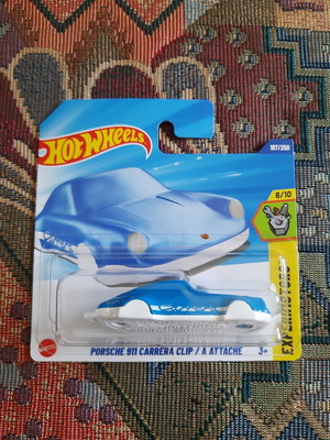 Hot Wheels Porsche 911 Carrera clip keychain new, metal