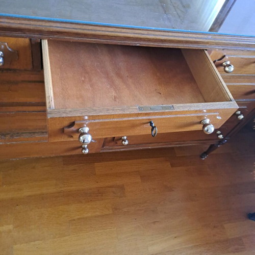 Varagkis bedroom set like new with dresser and 2 nightstands