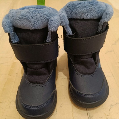 Adidas Winterplay kids snow boots Navy blue like new size 21