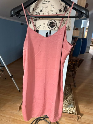 H&M pink satin dress like new