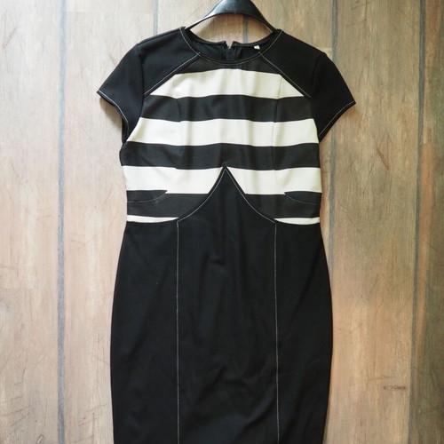 Official dress and jacket set like new, size L, black and white