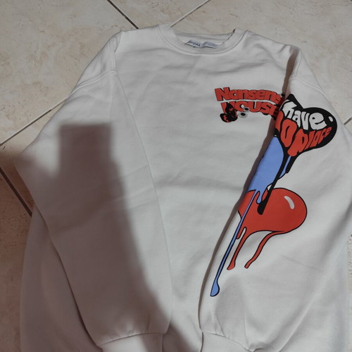 Sweatshirt white with designs, like new, size XS