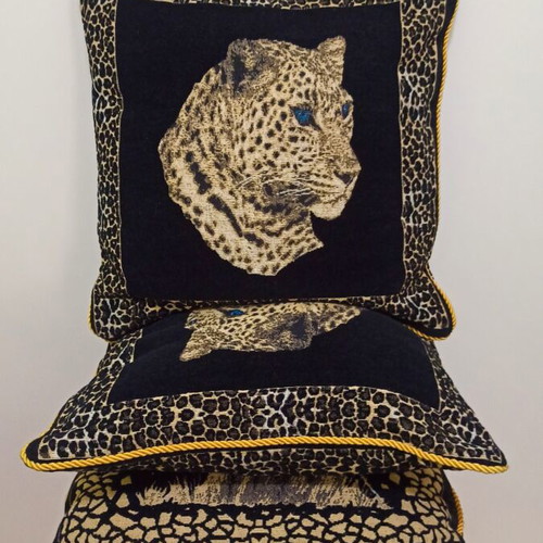 Decorative pillow set of 4 with animal print jacquard fabric, like new