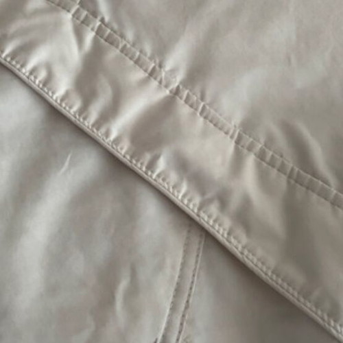 Pull and Bear white windproof waterproof jacket like new, unisex