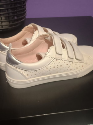 GAP Kids Athletic Shoes like new, size 35-36, white, 23cm