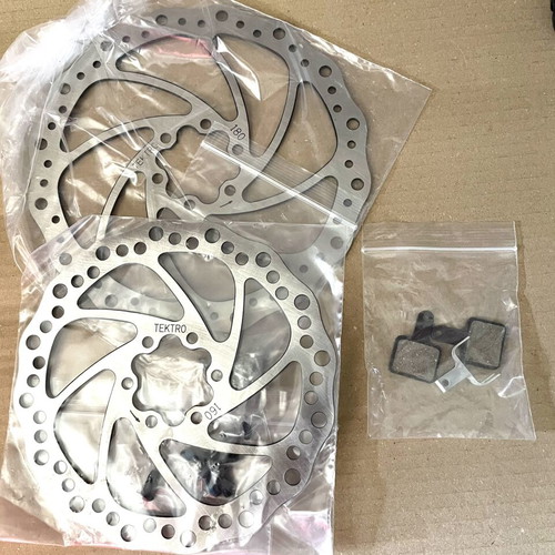 Tektro 180mm and 160mm brake discs with compatible brake pads set