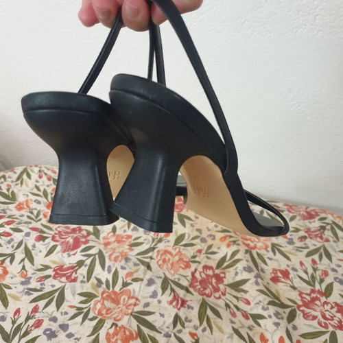 H&M black sandals with low wide heel size 36 like new