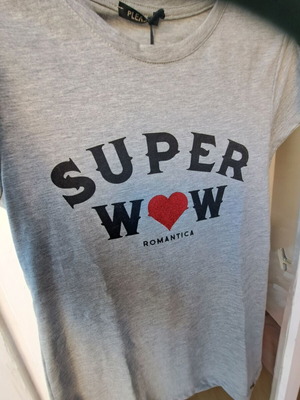 Please women's tshirt new, size Small, gray
