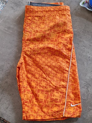 Μαγιό Nike μεταχειρισμένο για αγόρι 13-15 ετών XL πορτοκαλί