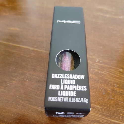 Mac liquid eyeshadow with glitter in purple shade new