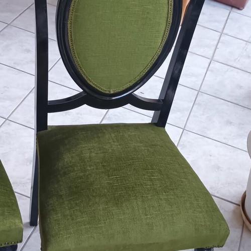 Dining chairs vintage set of 4, like new, velvet fabric, carved detail