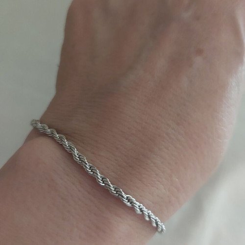 Bracelet made of stainless steel like new, silver color, 17+5 cm