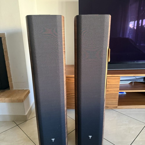 Focal Chorus 716 floor speakers used, walnut finish