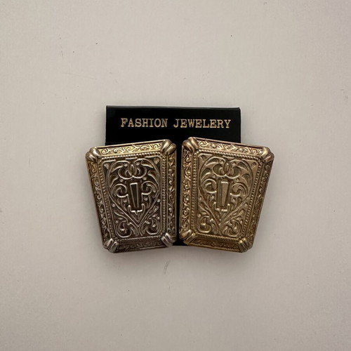 Vintage clip earrings used, gold and silver tone