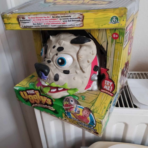 The Ugglys electronic pup-pet new