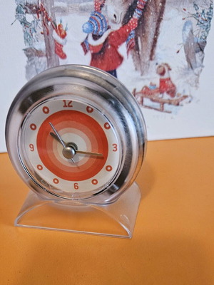 Table clock like new, analog