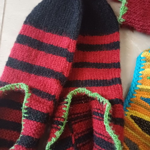 Pasoumia new, pack of folk art slippers