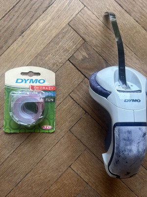 DYMO Omega μηχανικός ετικετογράφος με 2 ταινίες