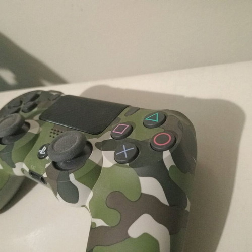 Sony PlayStation 4 PS4 DualShock wireless controller green camouflage like new