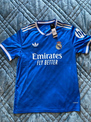 Real Madrid 2025/2026 τρίτη φανέλα μέγεθος Medium καινούργια