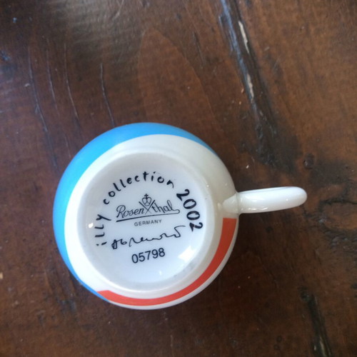 Illy collectible cup with slight wear used