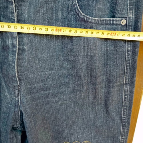 Jeans Capri Pants XL like new, blue, stretch fabric