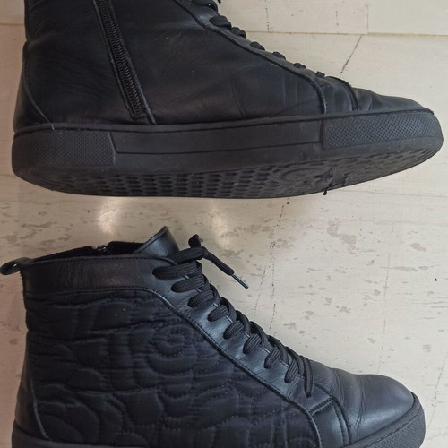 Evangelia Drosi boots used, black with quilted design size 40