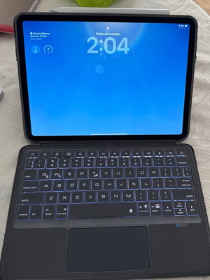 Apple iPad Pro 2020 11" Space Gray με WiFi και 4G, pencil και πληκτρολόγιο