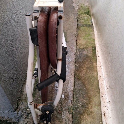 Static bike and abdominal machine used