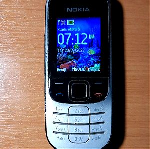 Παλιό κινητό Nokia 2330c-2 σε λειτουργία
