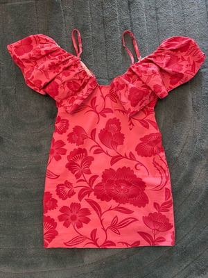 Karavan Grace dress size M like new, pink