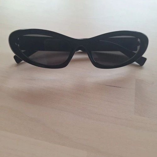 ZIGN Vintage Style Black Cat-Eye Sunglasses with Pouch new