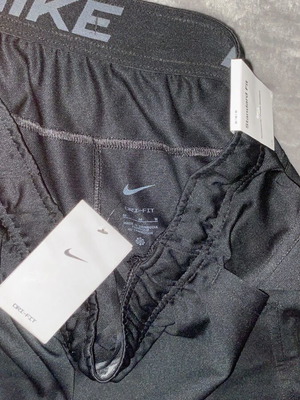 Nike Dri Fit σορτς καινούργιο με ετικέτες, μέγεθος M, μαύρο