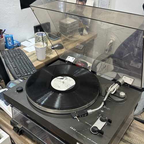 Akai AP100C turntable used, fully functional with cartridge and needle