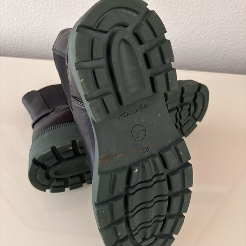 Tamaris Chelsea ankle boots like new, black with dark olive sole, size 38