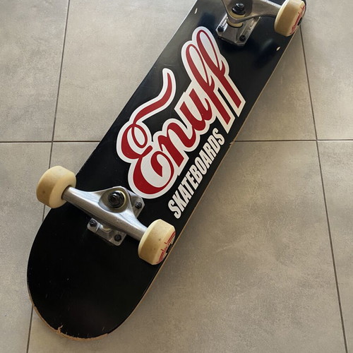Enuff Complete Skateboard like new, 7.25" width