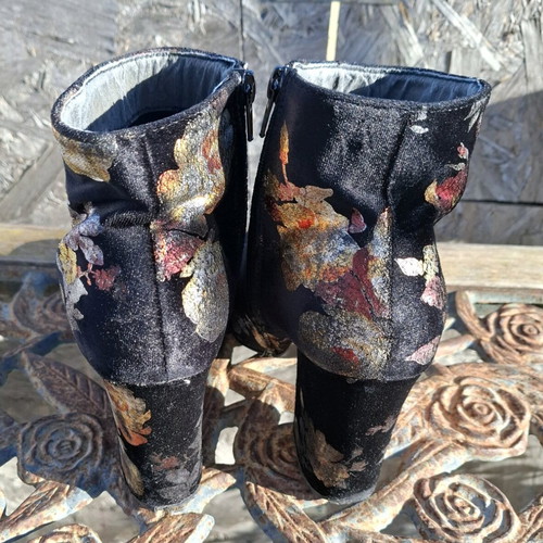 Floral Velvet Boots CHRYSANTHOU like new, size 38