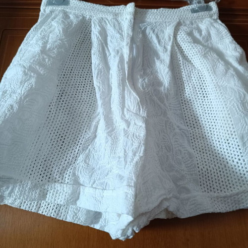 White shorts Vassia Kostara like new with flowers