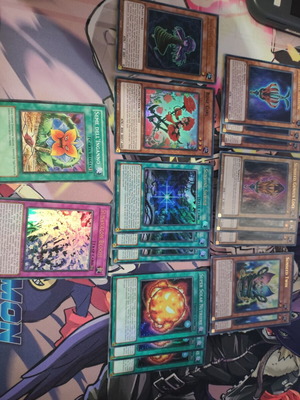 Yu-Gi-Oh Sunavalon Core like new with many extra deck cards