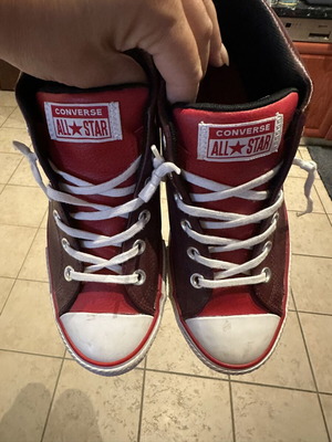 Παπούτσια Converse All Star δερμάτινα μεταχειρισμένα, νούμερο 38, μπορντώ