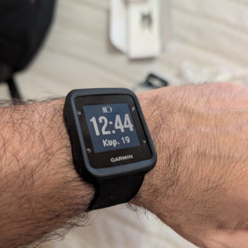 Garmin Forerunner 35 smartwatch used with heart rate monitor, black
