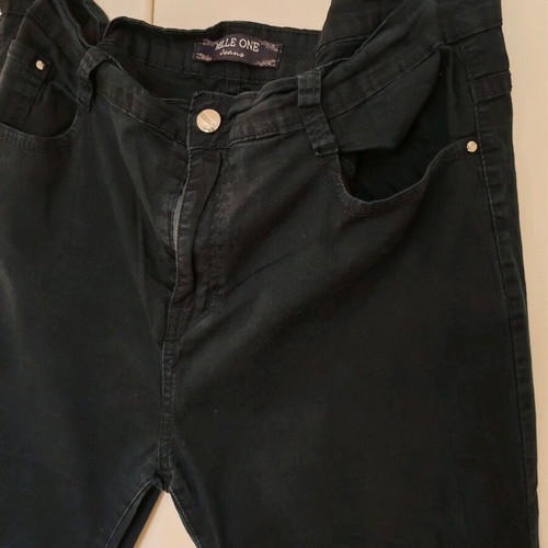 Black cropped jeans Mille One like new, size 54