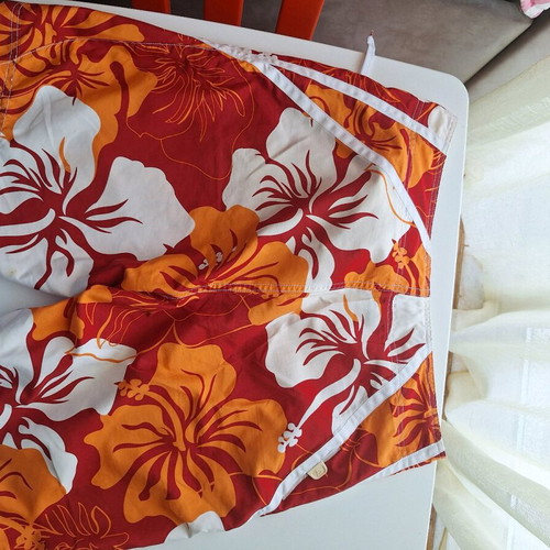 Zara Wave Men's Swimwear Medium like new, red and orange
