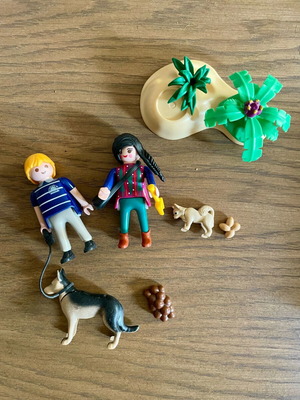 Playmobil Walk With Dogs like new, two figures and 3 dogs