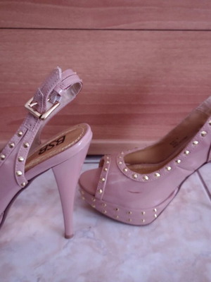 BSB high-heeled shoes used, beige patent leather with gold studs