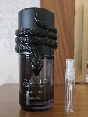 Musamam Black Intense Lattafa perfume 5ml like new