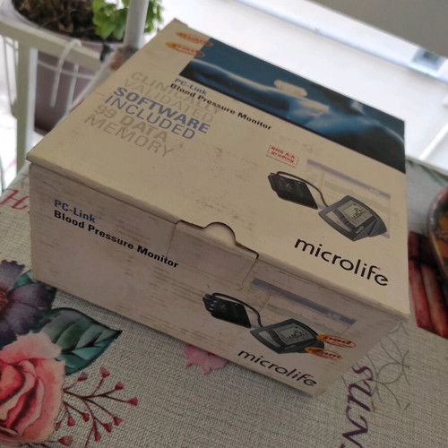 Microlife blood pressure monitor 3AC1-1PC like new with software